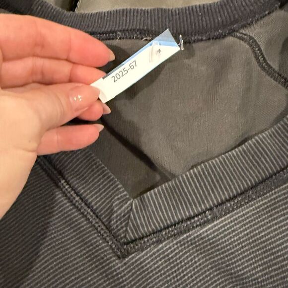 Lululemon V-Neck Gray Top - Picture 2 of 7